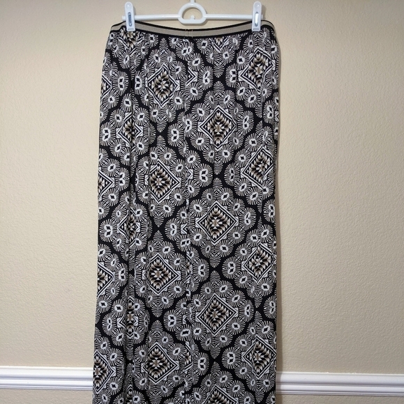 Lightweight Maxi Skirt by Old Navy - Picture 3 of 3